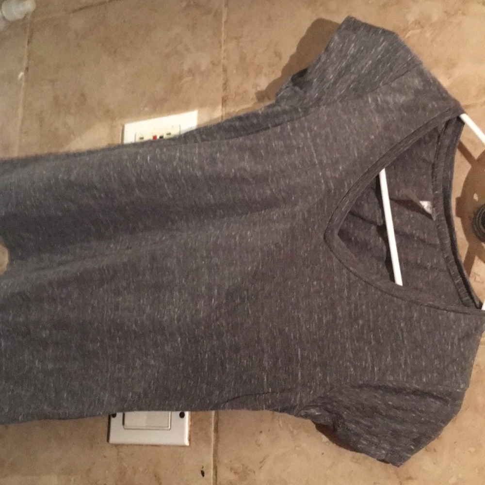 Gray basic tee - Picture 2 of 2